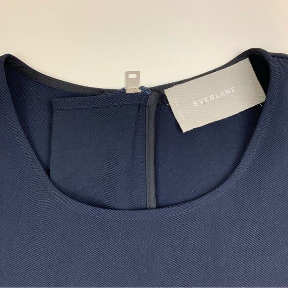 Everlane Japanese Go Weave Back-Zip Short Sleeve Blouse Navy Women's Size 0 - Picture 9 of 10